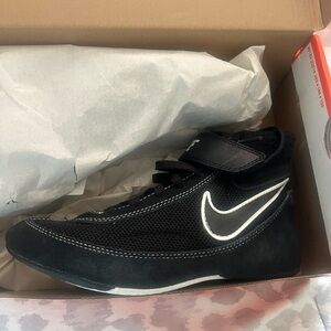 Nike Black Athletic Shoes with Sleek Design
